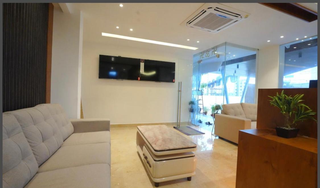 Kvp Golden Inn 蒂鲁帕蒂 外观 照片