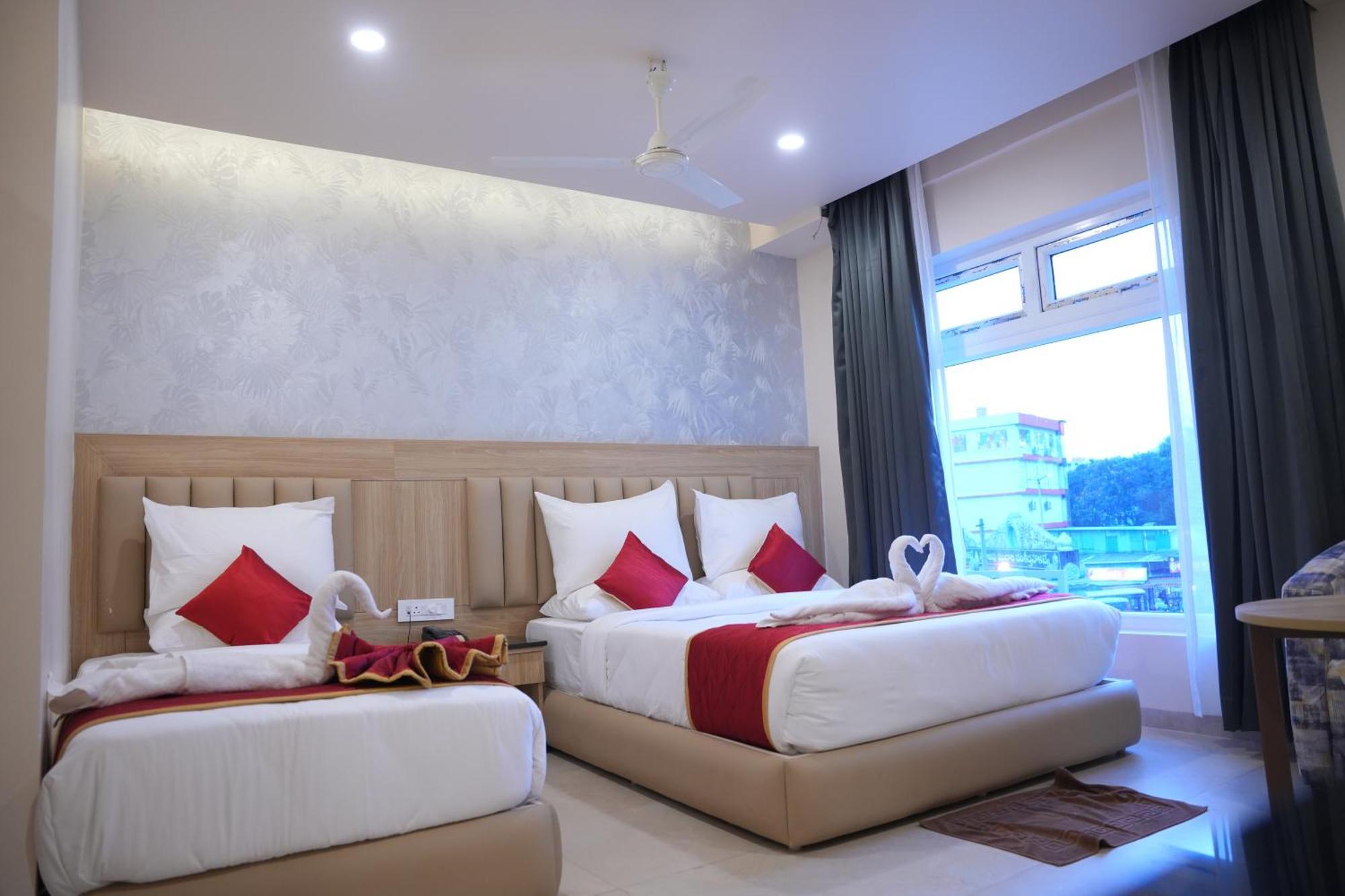 Kvp Golden Inn 蒂鲁帕蒂 外观 照片