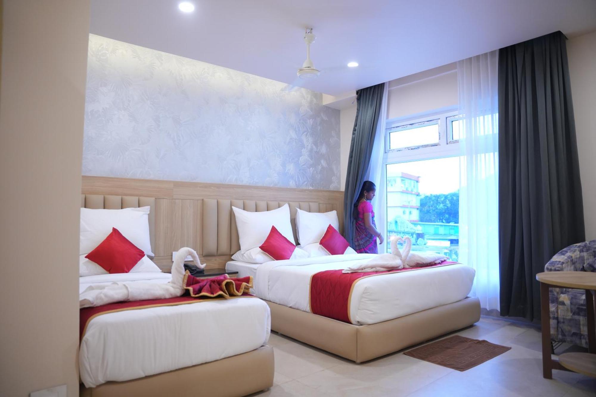 Kvp Golden Inn 蒂鲁帕蒂 外观 照片