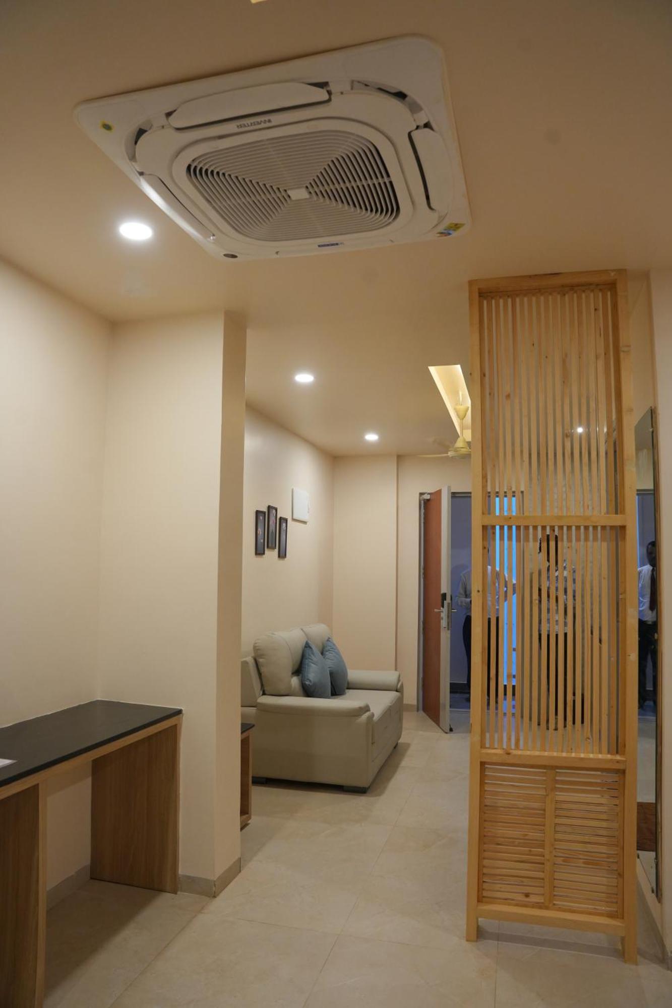 Kvp Golden Inn 蒂鲁帕蒂 外观 照片