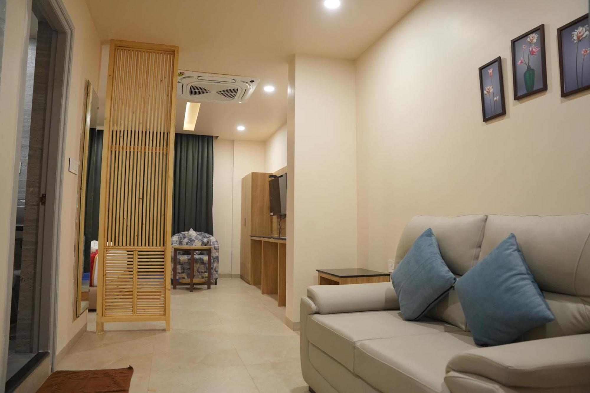 Kvp Golden Inn 蒂鲁帕蒂 外观 照片