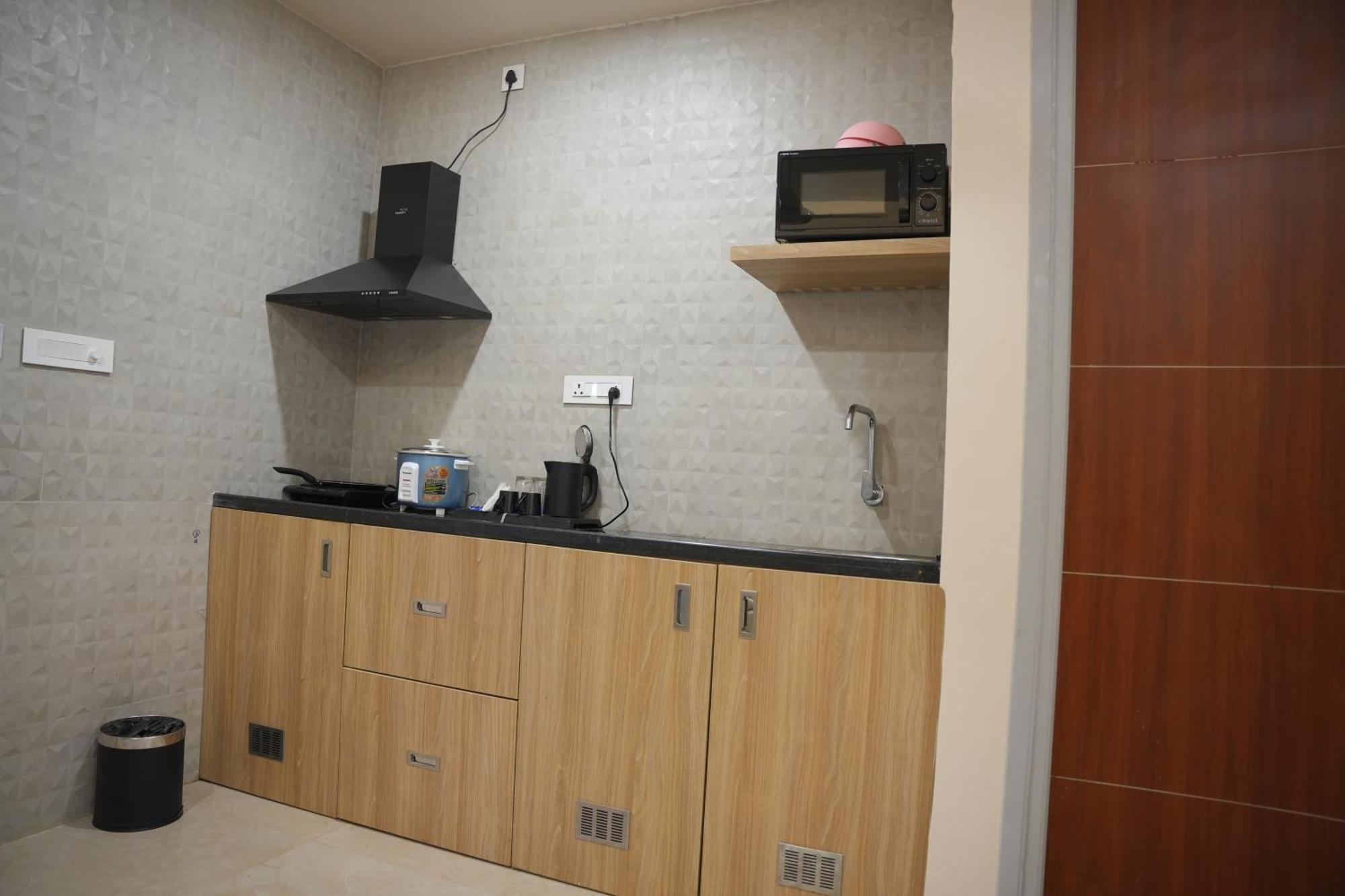 Kvp Golden Inn 蒂鲁帕蒂 外观 照片