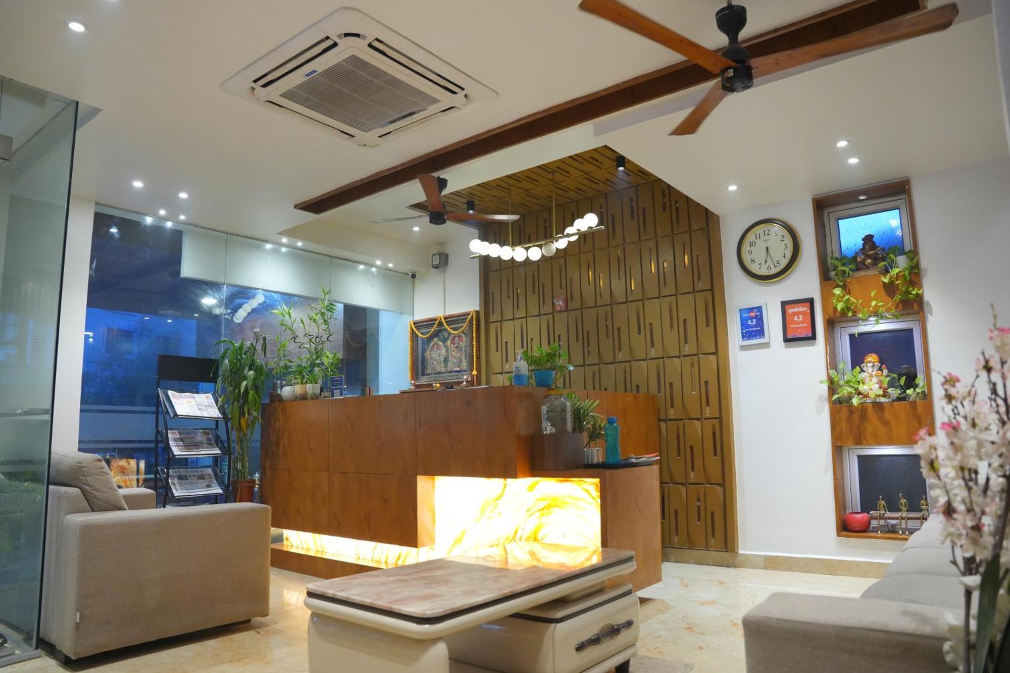 Kvp Golden Inn 蒂鲁帕蒂 外观 照片